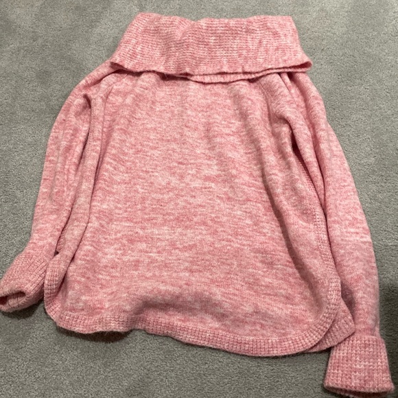 Silent company, petite cowlick, sweater, pink, very soft, scallop edges - Picture 1 of 4